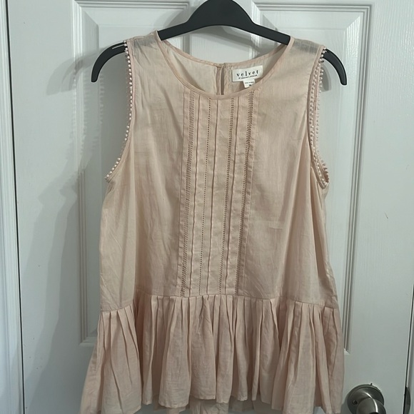 Velvet by Graham Spencer flowy top - Picture 1 of 3